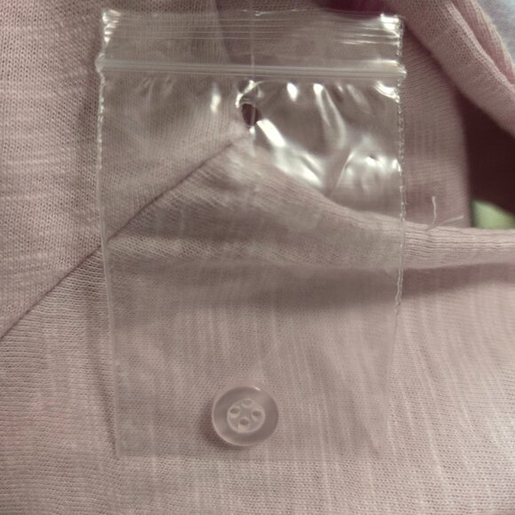 Gloria Vanderbilt* Button-up Long Sleeve Shirt* Color: Soft Peony* Size: M - Picture 9 of 10